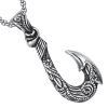 un pendentif hameçon tribal en titane